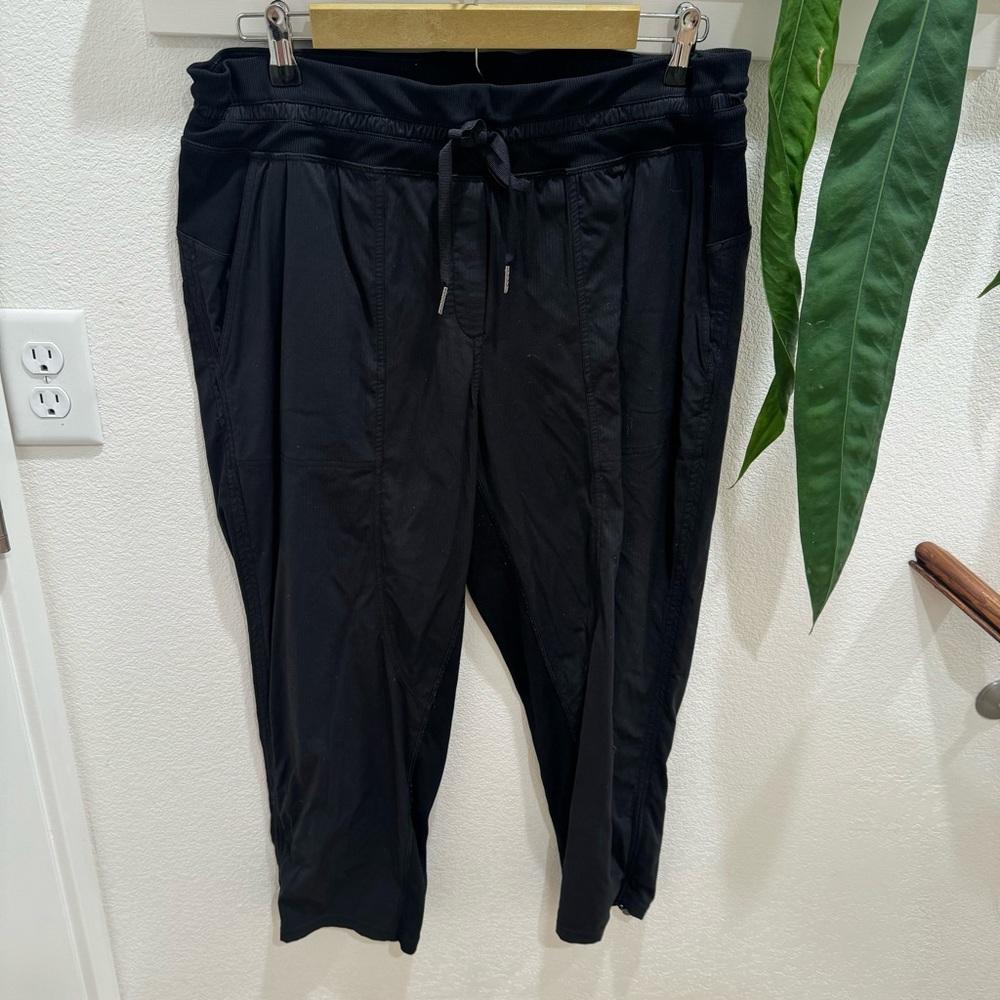 Lululemon studio pant crop size 12